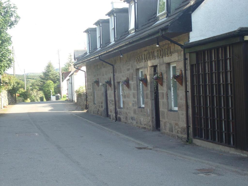 Ben Loyal Hotel Tongue Exterior photo